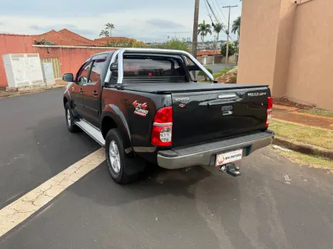 TOYOTA Hilux Caminhonete 3.0 16V 4P 4X4 SRV TURBO DIESEL CABINE DUPLA AUTOM�TICO, Foto 6