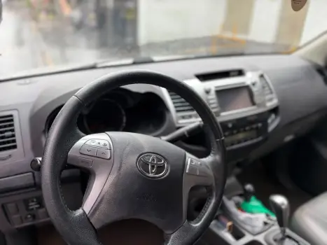 TOYOTA Hilux Caminhonete 2.7 16V 4P SRV FLEX 4X4  CABINE DUPLA AUTOM�TICO, Foto 6