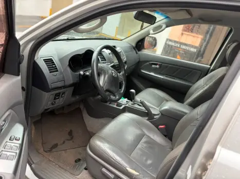 TOYOTA Hilux Caminhonete 2.7 16V 4P SRV FLEX 4X4  CABINE DUPLA AUTOM�TICO, Foto 7