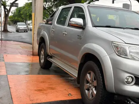 TOYOTA Hilux Caminhonete 2.7 16V 4P SRV FLEX 4X4  CABINE DUPLA AUTOM�TICO, Foto 10