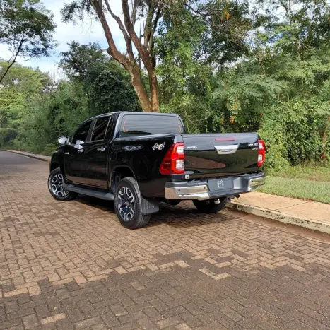 TOYOTA Hilux Caminhonete 2.8 16V SRX 4X4 DIESEL CABINE DUPLA AUTOM�TICO, Foto 5