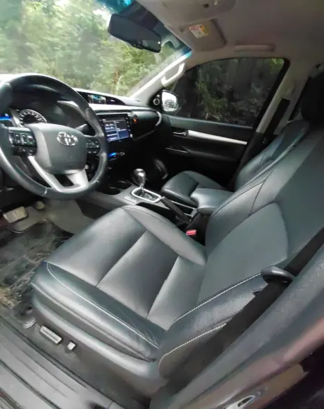 TOYOTA Hilux Caminhonete 2.8 16V SRX 4X4 DIESEL CABINE DUPLA AUTOM�TICO, Foto 9