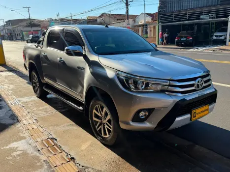 TOYOTA Hilux Caminhonete 2.8 16V SRX 4X4 DIESEL CABINE DUPLA AUTOM�TICO, Foto 2