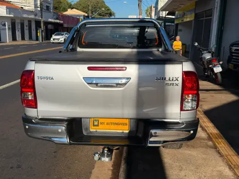 TOYOTA Hilux Caminhonete 2.8 16V SRX 4X4 DIESEL CABINE DUPLA AUTOM�TICO, Foto 6
