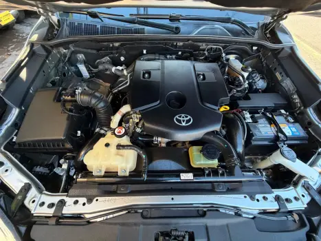 TOYOTA Hilux Caminhonete 2.8 16V SRX 4X4 DIESEL CABINE DUPLA AUTOM�TICO, Foto 10