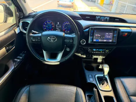 TOYOTA Hilux Caminhonete 2.8 16V SRX 4X4 DIESEL CABINE DUPLA AUTOM�TICO, Foto 13