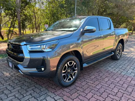 TOYOTA Hilux Caminhonete 2.8 16V 4P SRX DIESEL CABINE DUPLA, Foto 1