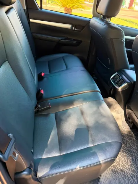 TOYOTA Hilux Caminhonete 2.8 16V 4P SRX DIESEL CABINE DUPLA, Foto 10