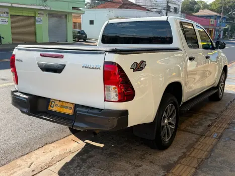 TOYOTA Hilux Caminhonete 2.8 16V 4P POWER PACK TURBO DIESEL 4X4 CABINE DUPLA, Foto 4