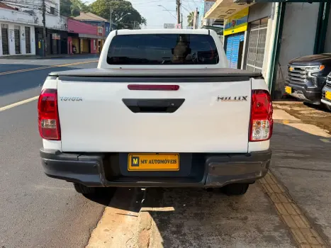 TOYOTA Hilux Caminhonete 2.8 16V 4P POWER PACK TURBO DIESEL 4X4 CABINE DUPLA, Foto 6