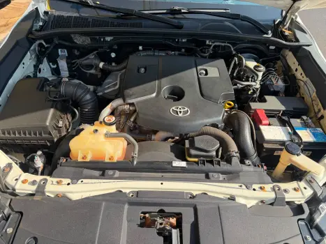 TOYOTA Hilux Caminhonete 2.8 16V 4P POWER PACK TURBO DIESEL 4X4 CABINE DUPLA, Foto 10