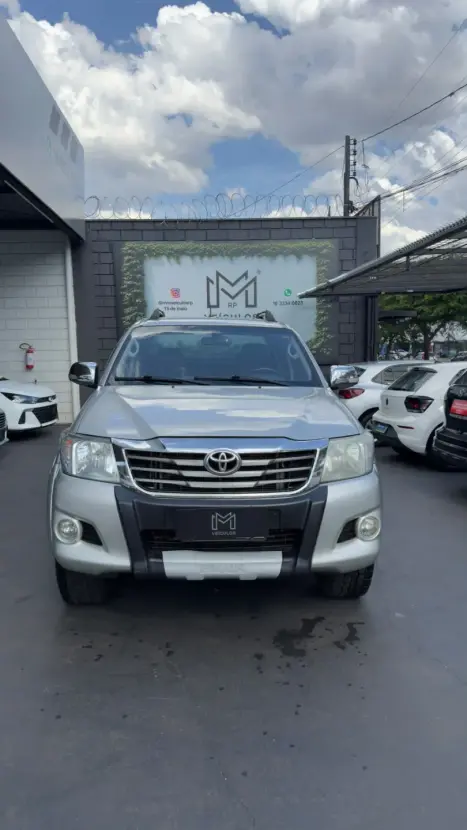 TOYOTA Hilux Caminhonete 2.7 16V 4P SRV FLEX 4X4  CABINE DUPLA AUTOMÁTICO, Foto 2