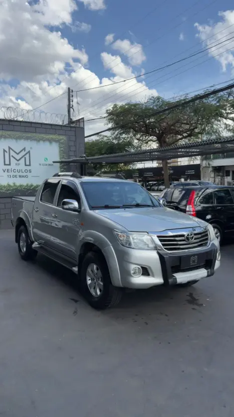 TOYOTA Hilux Caminhonete 2.7 16V 4P SRV FLEX 4X4  CABINE DUPLA AUTOMÁTICO, Foto 3