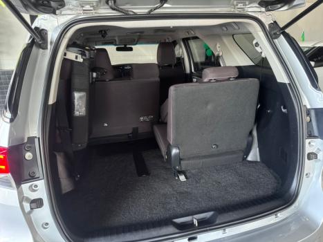TOYOTA Hilux SW4 2.7 16V 4P FLEX SR 7 LUGARES AUTOM�TICO, Foto 2