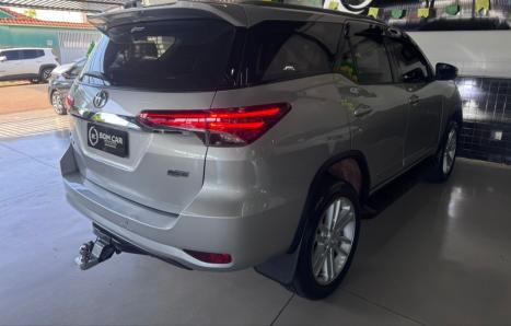 TOYOTA Hilux SW4 2.7 16V 4P FLEX SR 7 LUGARES AUTOM�TICO, Foto 3