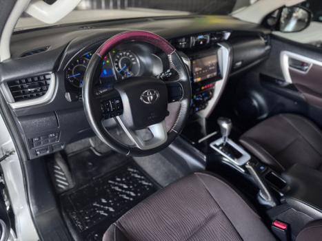 TOYOTA Hilux SW4 2.7 16V 4P FLEX SR 7 LUGARES AUTOM�TICO, Foto 4