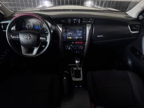 TOYOTA Hilux SW4 2.7 16V 4P FLEX SR 7 LUGARES AUTOM�TICO, Foto 5