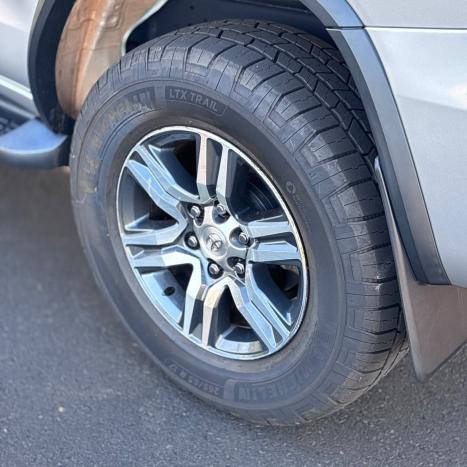 TOYOTA Hilux SW4 2.7 16V 4P FLEX SRV 7 LUGARES AUTOMÁTICO, Foto 7