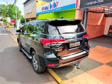 TOYOTA Hilux SW4 2.8 16V 4P SRX 4X4 7 LUGARES TURBO DIESEL AUTOMTICO, Foto 6