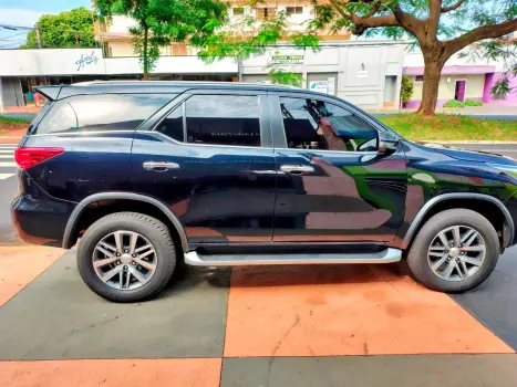 TOYOTA Hilux SW4 2.8 16V 4P SRX 4X4 7 LUGARES TURBO DIESEL AUTOMTICO, Foto 11