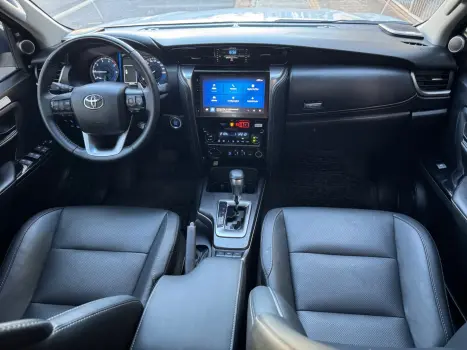 TOYOTA Hilux SW4 2.8 16V 4P SRX PLATINUM 4X4 7 LUGARES TURBO DIESEL AUTOM�TICO, Foto 7