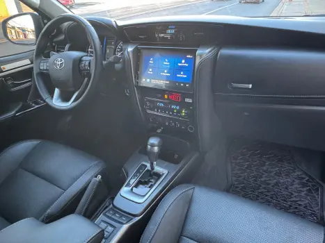 TOYOTA Hilux SW4 2.8 16V 4P SRX PLATINUM 4X4 7 LUGARES TURBO DIESEL AUTOM�TICO, Foto 9