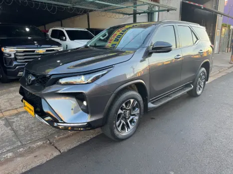 TOYOTA Hilux SW4 2.8 16V 4P SRX PLATINUM 4X4 7 LUGARES TURBO DIESEL AUTOM�TICO, Foto 1
