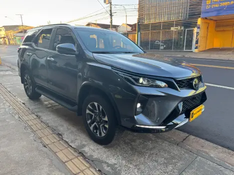 TOYOTA Hilux SW4 2.8 16V 4P SRX PLATINUM 4X4 7 LUGARES TURBO DIESEL AUTOM�TICO, Foto 2