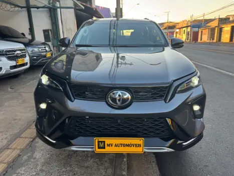 TOYOTA Hilux SW4 2.8 16V 4P SRX PLATINUM 4X4 7 LUGARES TURBO DIESEL AUTOM�TICO, Foto 5