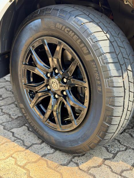 TOYOTA Hilux SW4 2.8 16V 4P GR-S 7 LUGARES 4X4 TURBO DIESEL AUTOM�TICO, Foto 8