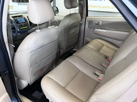 TOYOTA Hilux SW4 3.0 16V 4P SRV 4X4 TURBO DIESEL AUTOM�TICO, Foto 5