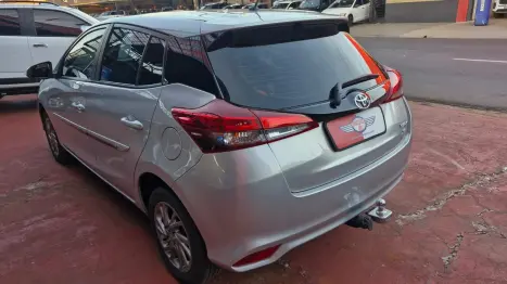 TOYOTA Yaris Hatch 1.5 16V 4P FLEX XS MULTIDRIVE AUTOM�TICO CVT, Foto 3