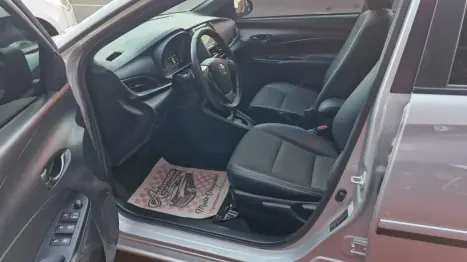 TOYOTA Yaris Hatch 1.5 16V 4P FLEX XS MULTIDRIVE AUTOM�TICO CVT, Foto 13