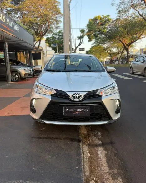 TOYOTA Yaris Hatch 1.5 16V 4P FLEX XL MULTIDRIVE AUTOM�TICO CVT, Foto 2