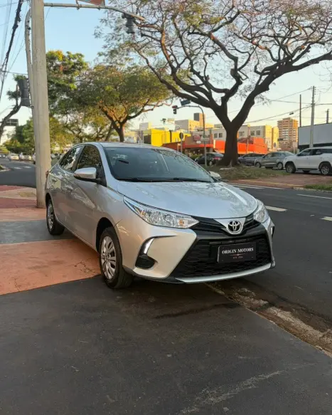 TOYOTA Yaris Hatch 1.5 16V 4P FLEX XL MULTIDRIVE AUTOM�TICO CVT, Foto 3