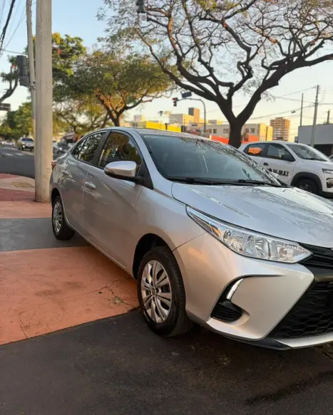 TOYOTA Yaris Hatch 1.5 16V 4P FLEX XL MULTIDRIVE AUTOM�TICO CVT, Foto 6