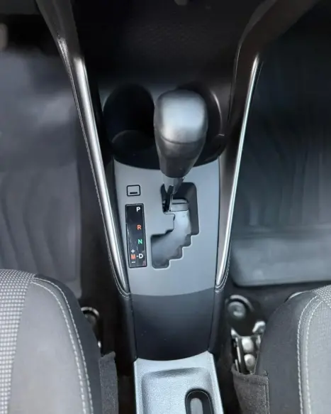 TOYOTA Yaris Hatch 1.5 16V 4P FLEX XL MULTIDRIVE AUTOM�TICO CVT, Foto 10