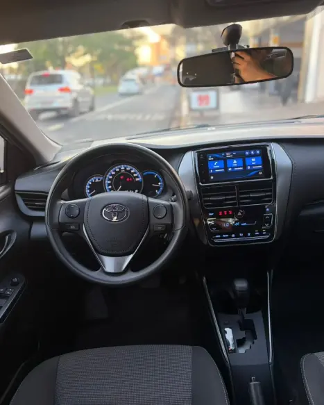 TOYOTA Yaris Hatch 1.5 16V 4P FLEX XL MULTIDRIVE AUTOM�TICO CVT, Foto 14