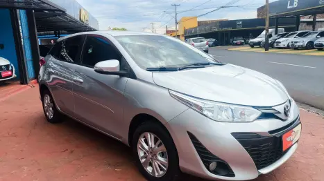 TOYOTA Yaris Hatch 1.3 16V 4P FLEX XL MULTIDRIVE AUTOMÁTICO CVT, Foto 2
