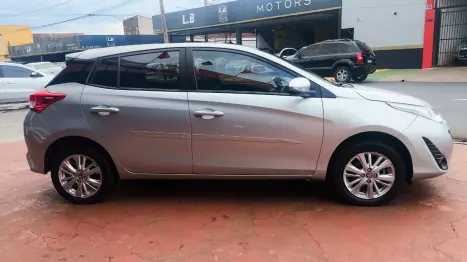 TOYOTA Yaris Hatch 1.3 16V 4P FLEX XL MULTIDRIVE AUTOMÁTICO CVT, Foto 7