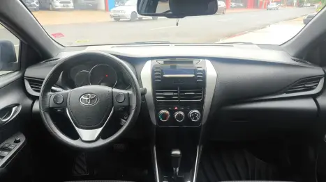 TOYOTA Yaris Hatch 1.3 16V 4P FLEX XL MULTIDRIVE AUTOMÁTICO CVT, Foto 10