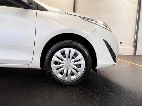 TOYOTA Yaris Sedan 1.3 16V 4P FLEX XL, Foto 8