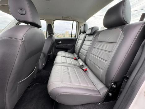 VOLKSWAGEN Amarok 3.0 V6 CABINE DUPLA HIGHLINE 4X4 TURBO INTERCOOLER AUTOMÁTICO, Foto 10 VOLKSWAGEN Amarok 3.0 V6 CABINE DUPLA HIGHLINE 4X4 TURBO INTERCOOLER AUTOMÁTICO, Foto 10