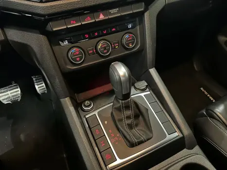 VOLKSWAGEN Amarok 3.0 V6 CABINE DUPLA HIGHLINE EXTREME 4X4 TURBO INTERCOOLER AUTOMÁTICO, Foto 8 VOLKSWAGEN Amarok 3.0 V6 CABINE DUPLA HIGHLINE EXTREME 4X4 TURBO INTERCOOLER AUTOMÁTICO, Foto 8