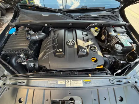 VOLKSWAGEN Amarok 3.0 V6 CABINE DUPLA HIGHLINE 4X4 TURBO INTERCOOLER AUTOM�TICO, Foto 10