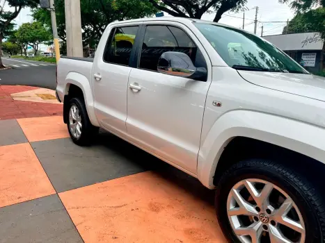 VOLKSWAGEN Amarok 3.0 V6 CABINE DUPLA HIGHLINE 4X4 TURBO INTERCOOLER AUTOMÁTICO, Foto 7
