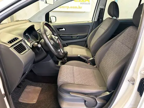 VOLKSWAGEN Fox 1.6 4P, Foto 4