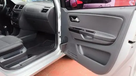 VOLKSWAGEN Fox 1.6 4P MSI COMFORTLINE FLEX, Foto 14