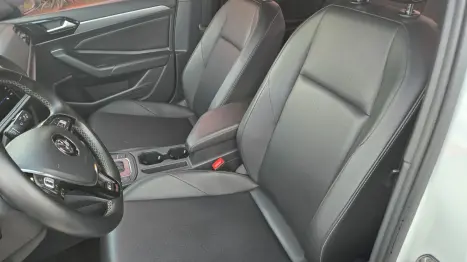 VOLKSWAGEN Jetta 1.4 4P 250 TSI R-LINE AUTOM�TICO, Foto 9