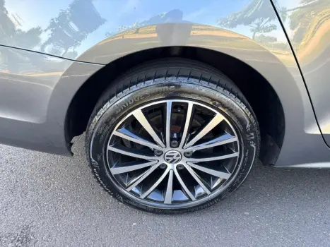 VOLKSWAGEN Jetta 2.0 4P TSI HIGHLINE 200 CV AUTOM�TICO, Foto 11